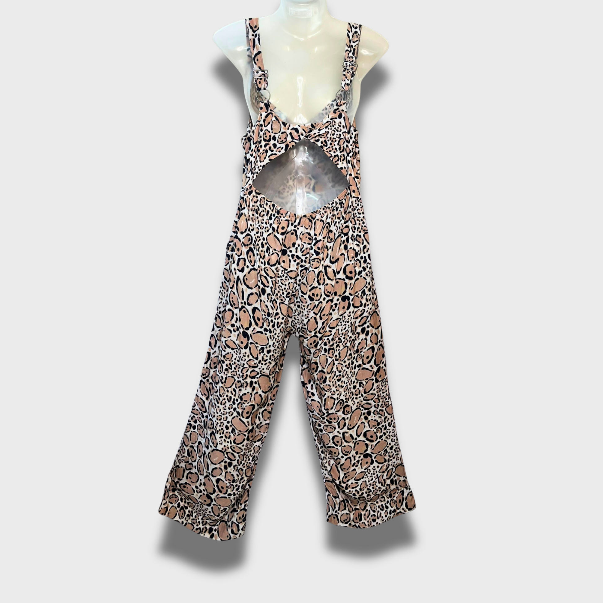 "Women’s Cheetah Print Jumpsuit – Funky Back Cut-Out, Broad Straps, Size M | Bold & Comfy Style "