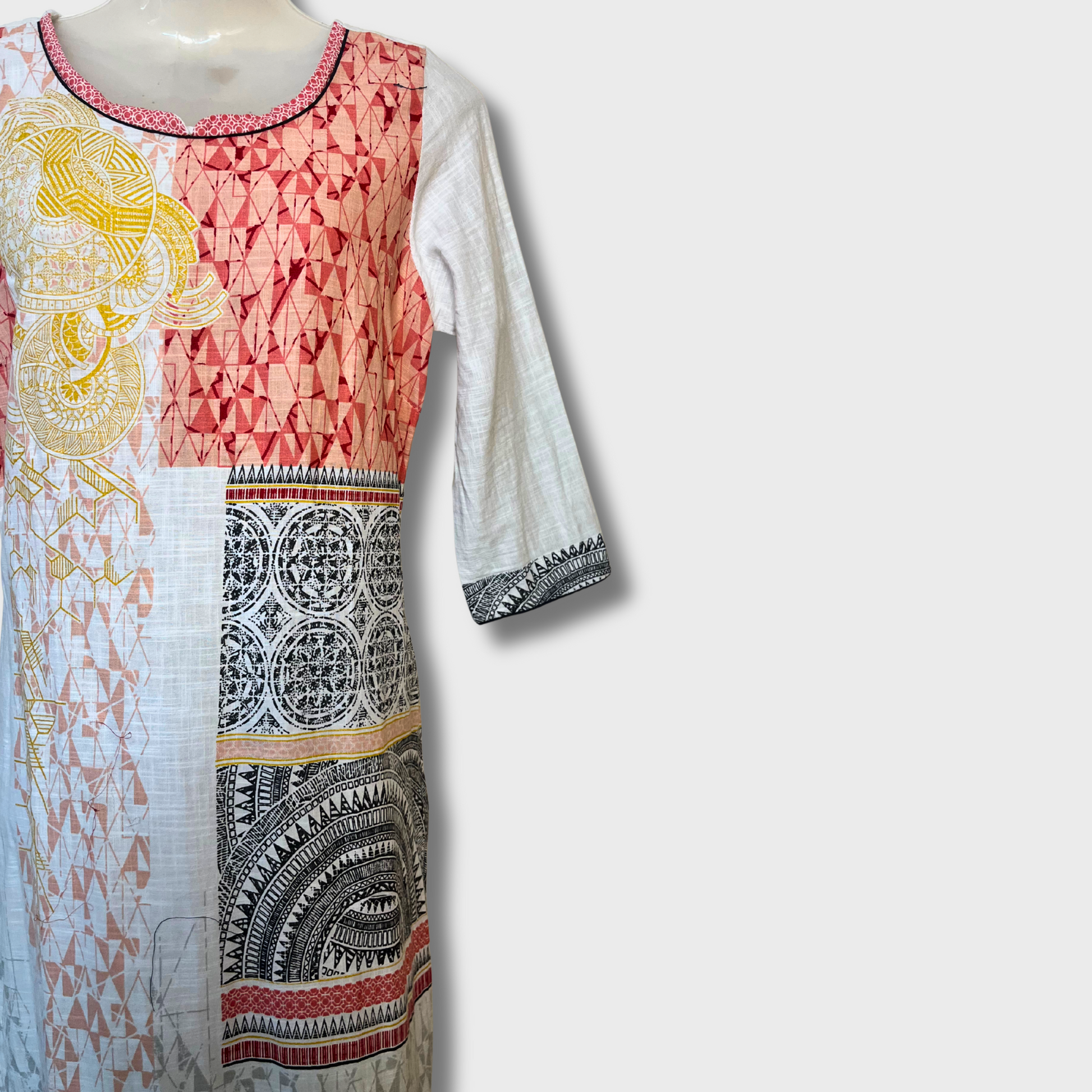 Women’s Printed White Long Kurti – 3/4 Sleeves | Aurelia Cotton Comfort (Size M)