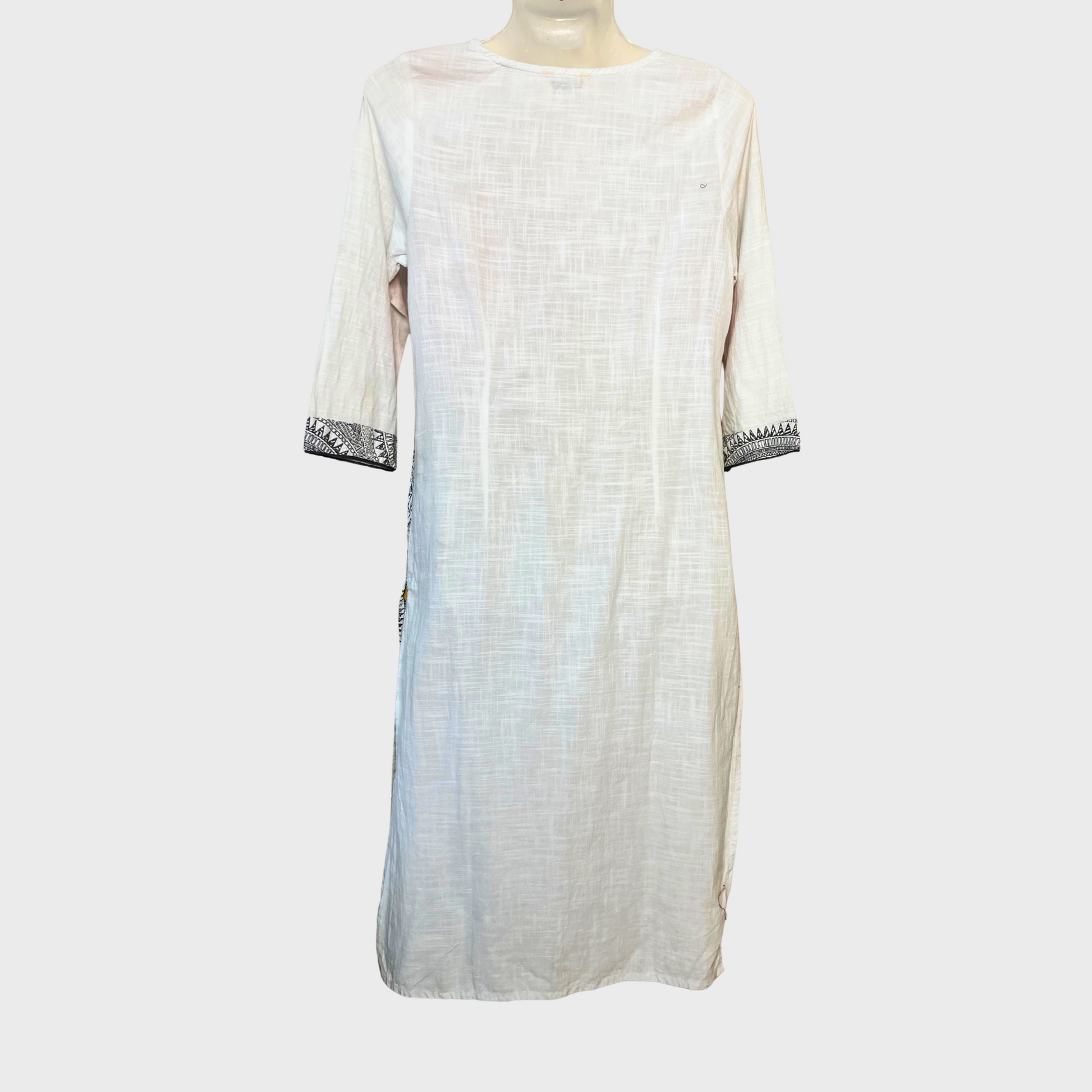 Women’s Printed White Long Kurti – 3/4 Sleeves | Aurelia Cotton Comfort (Size M)