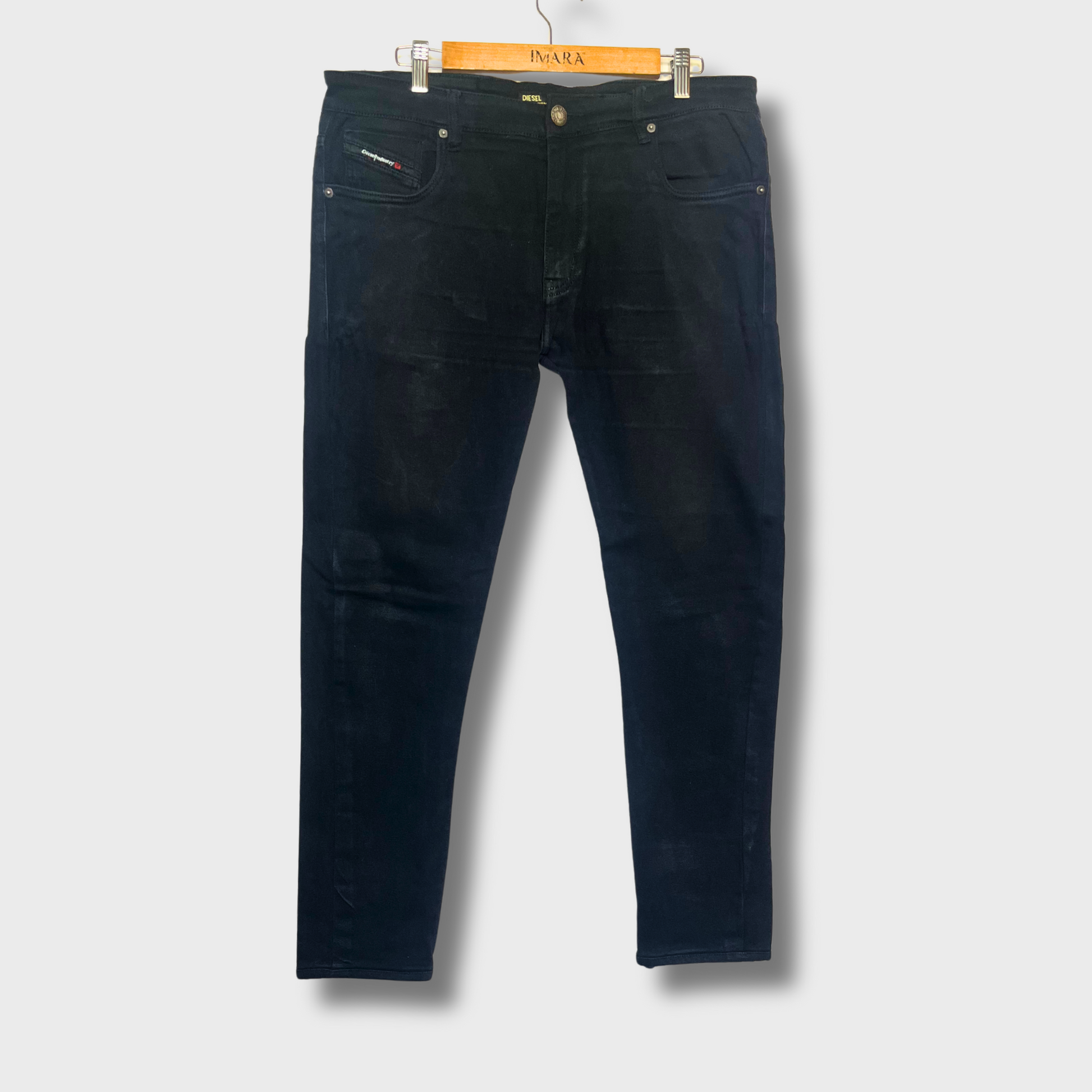 Men’s Fitted Black Jeans – Size 36 Waist | Diesel® Comfort & Sleek Style