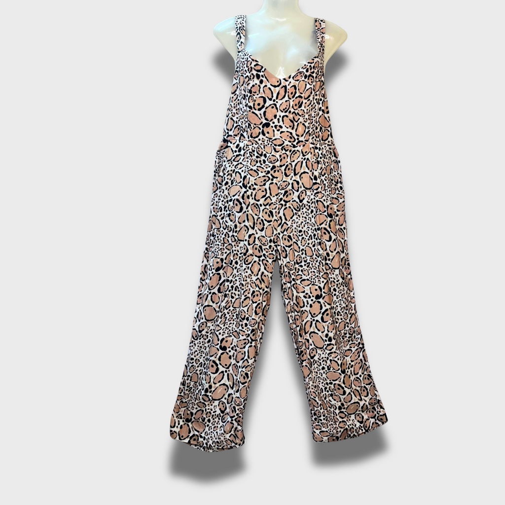 "Women’s Cheetah Print Jumpsuit – Funky Back Cut-Out, Broad Straps, Size M | Bold & Comfy Style "