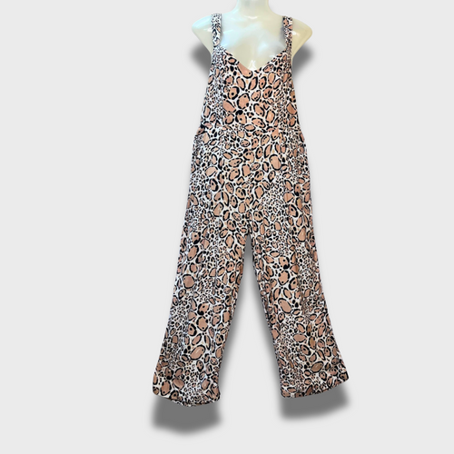 "Women’s Cheetah Print Jumpsuit – Funky Back Cut-Out, Broad Straps, Size M | Bold & Comfy Style "