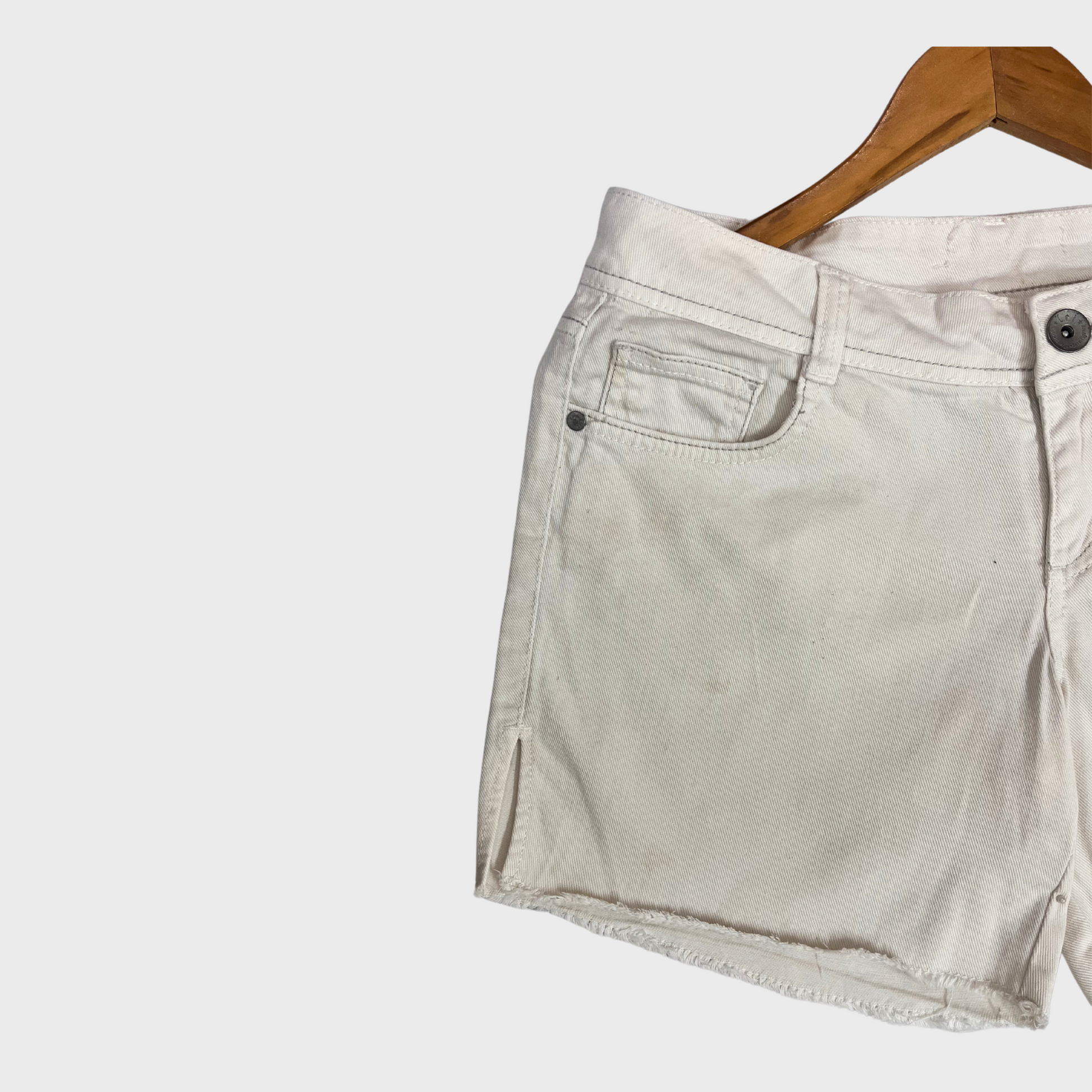 Women’s White Denim Shorts – Size 32 Waist | ELLIOT STYLE with Side Slit Design