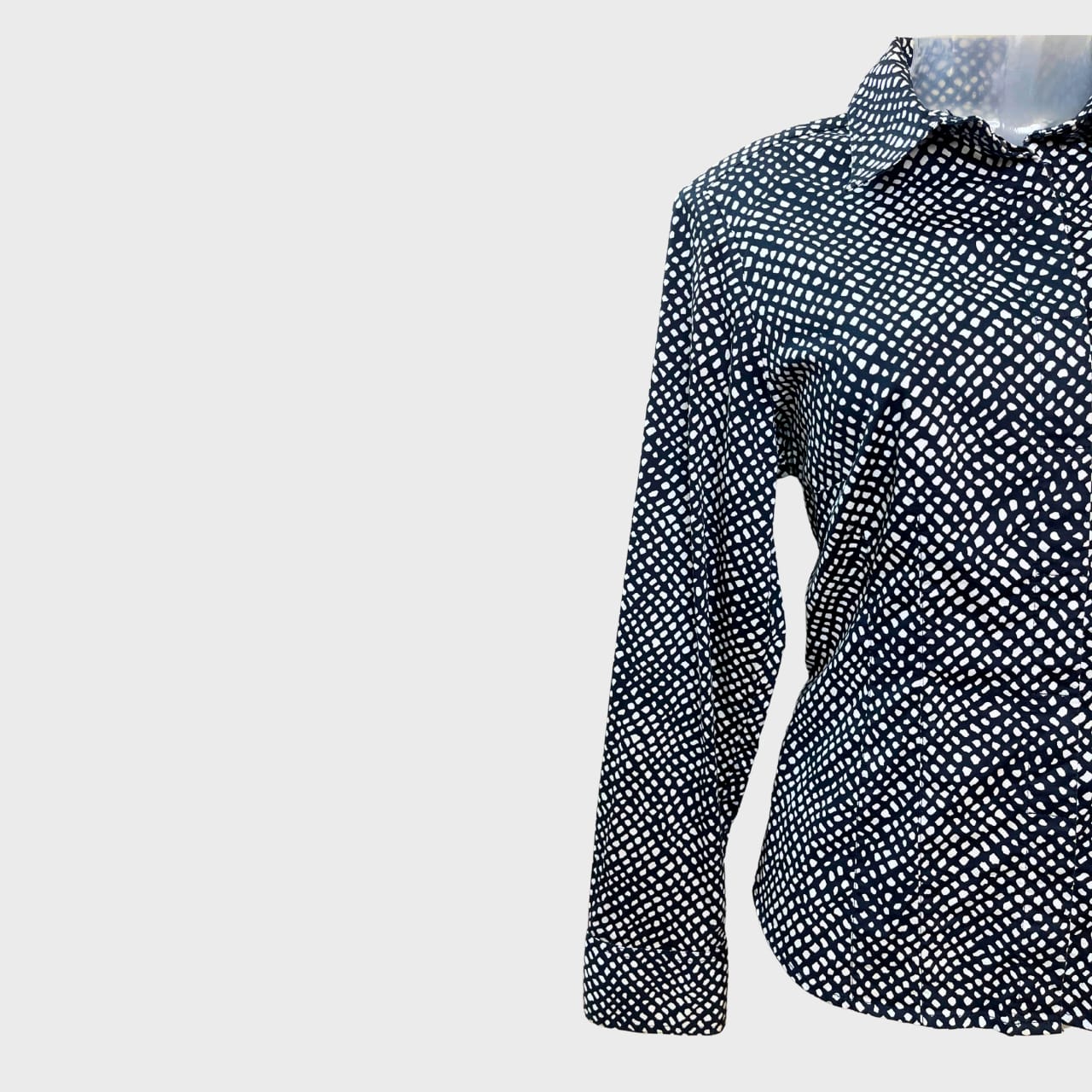 Women’s Black & White Printed Collared Shirt – Size M | Chic & Versatile Button-Up Top