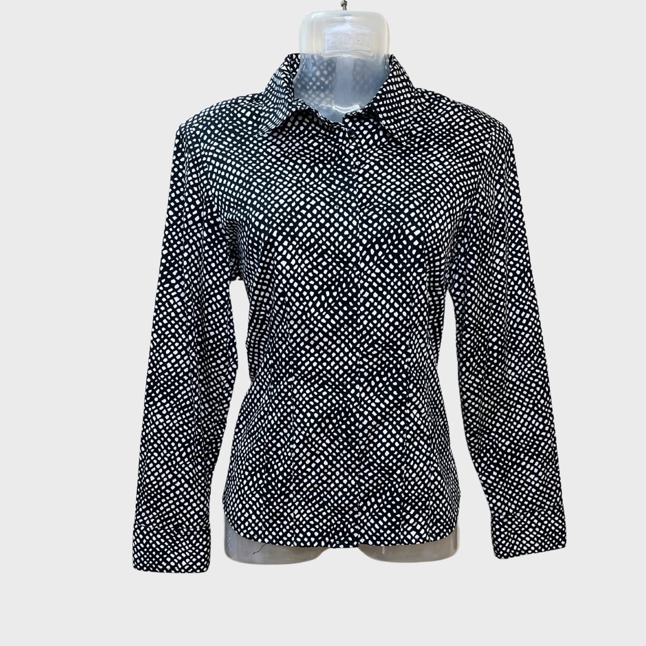Women’s Black & White Printed Collared Shirt – Size M | Chic & Versatile Button-Up Top